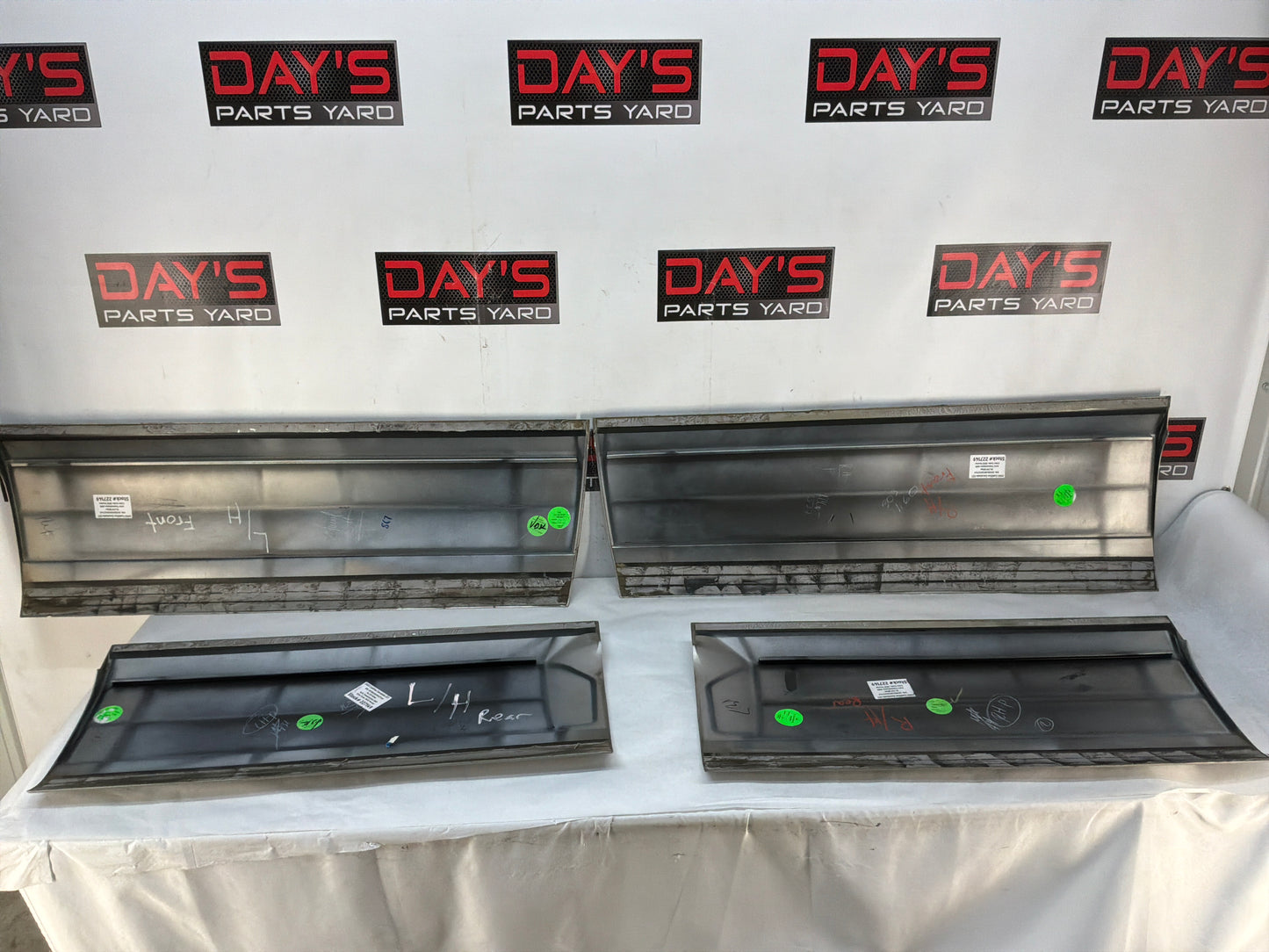 2002 Cadillac Escalade EXT Front & Rear Door Cladding’s OEM