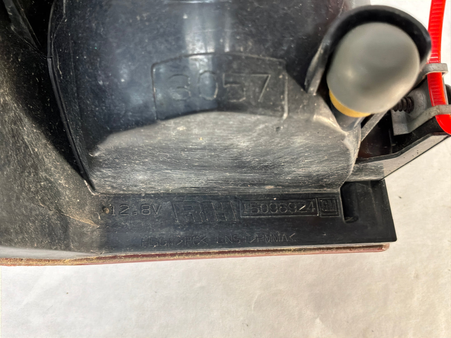 2002 Cadillac Escalade EXT RH Passenger Rear Tail Light Lamp Housing OEM