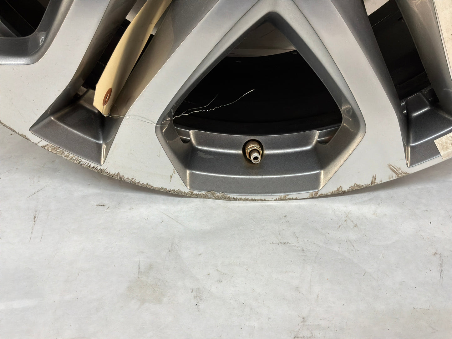 2017 Chevy SS Sedan Factory OEM Front Wheel 19x8.5 OEM