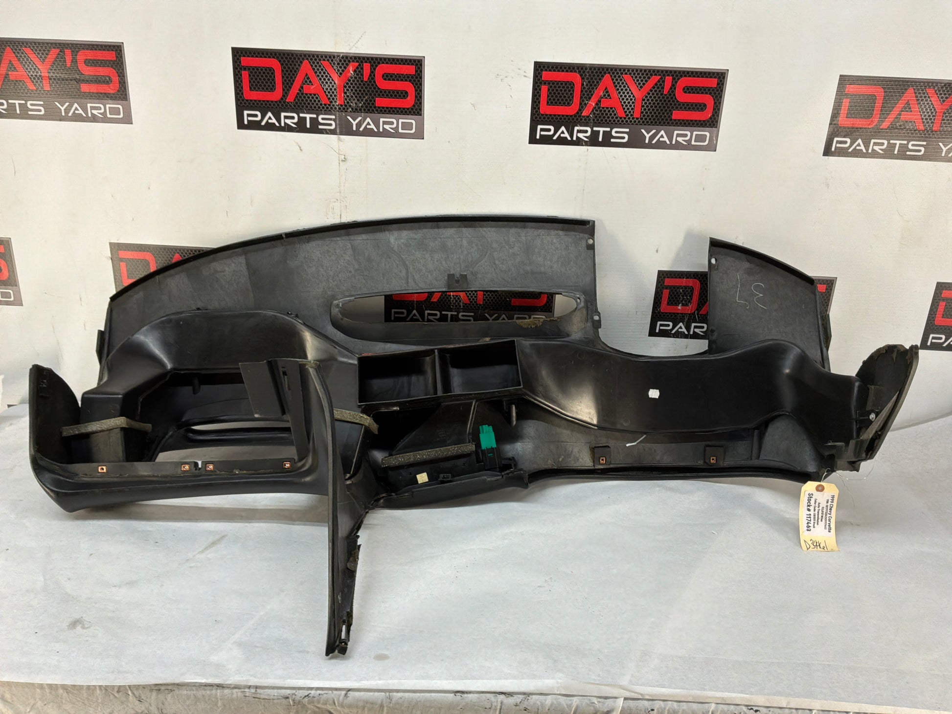 Dash pad - Day's Parts Yard