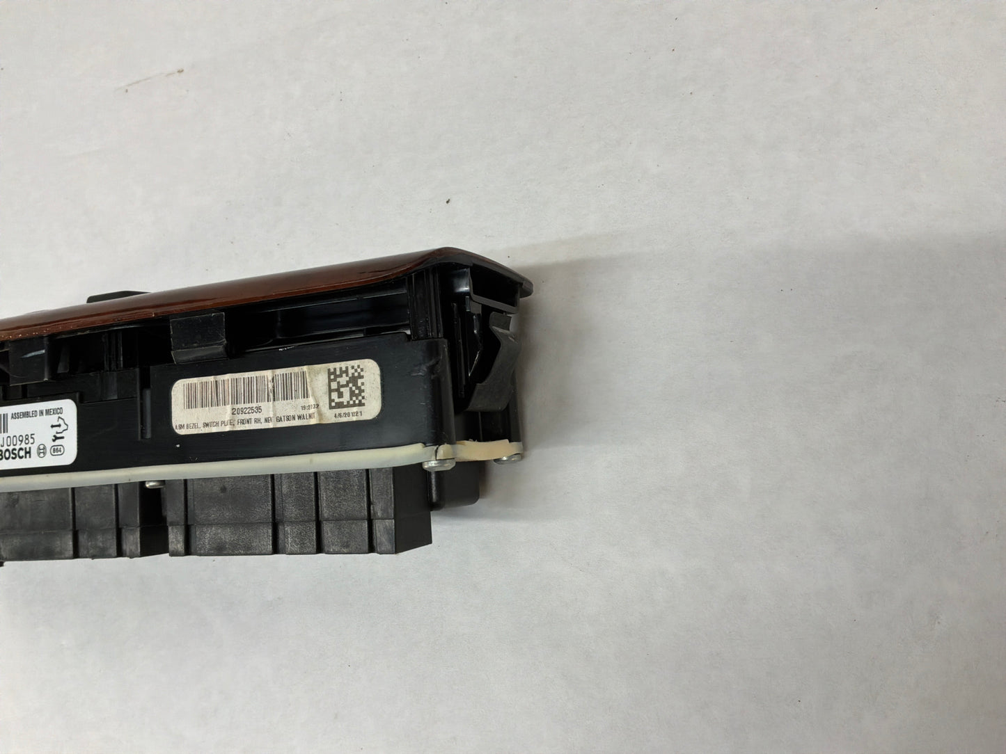 2012 Chevy Avalanche RH Passenger Front Side Door Accessory Switch Mount Plate