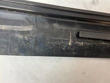 Rh b pillar - Day's Parts Yard