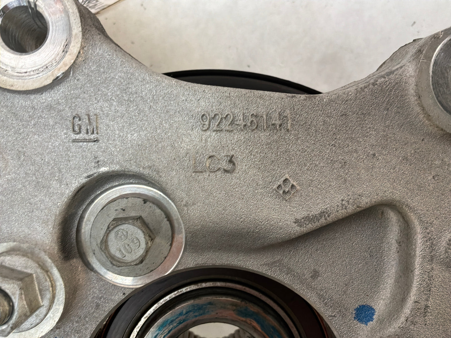 2013 Chevy Camaro 1LE LH Driver Rear Spindle Knuckle Hub Wheel Bearing OEM