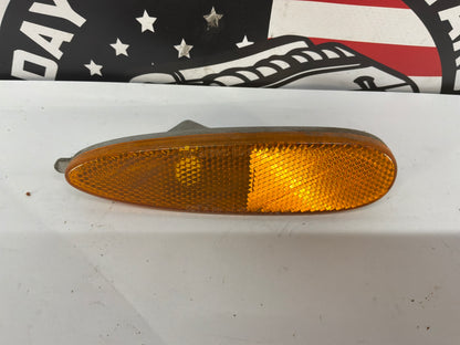 2006 Pontiac GTO Front Bumper Turn Signal Marker Light OEM