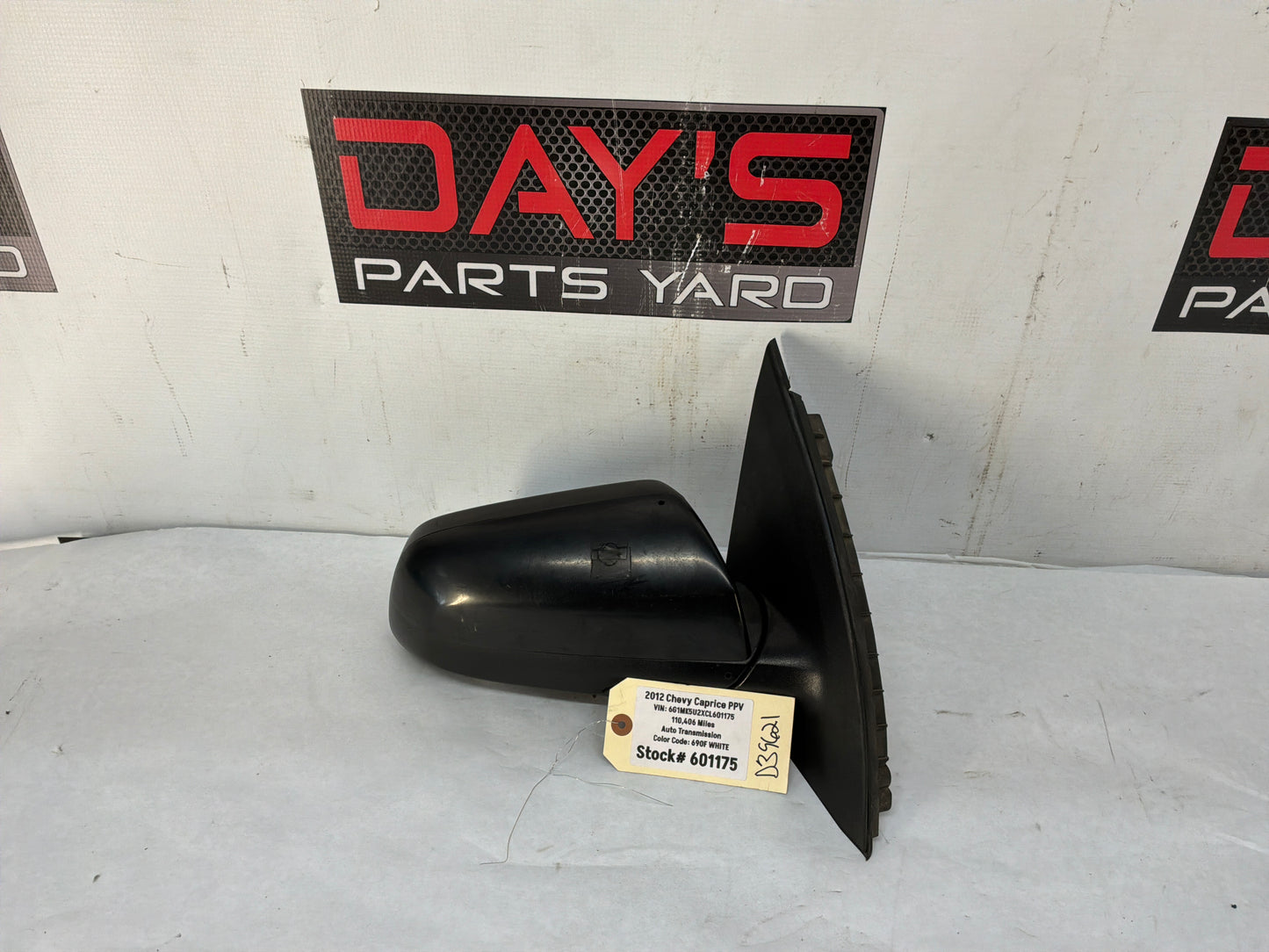 Rh mirror - Day's Parts Yard