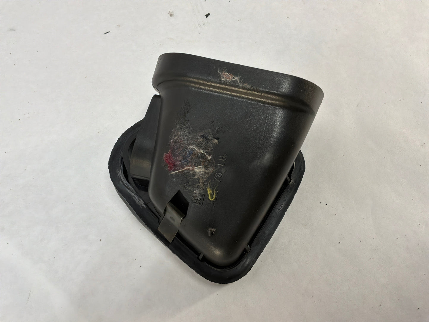 2005 Pontiac GTO LH Drive Front Door Vent w/Door Defroster Outlet Duct OEM