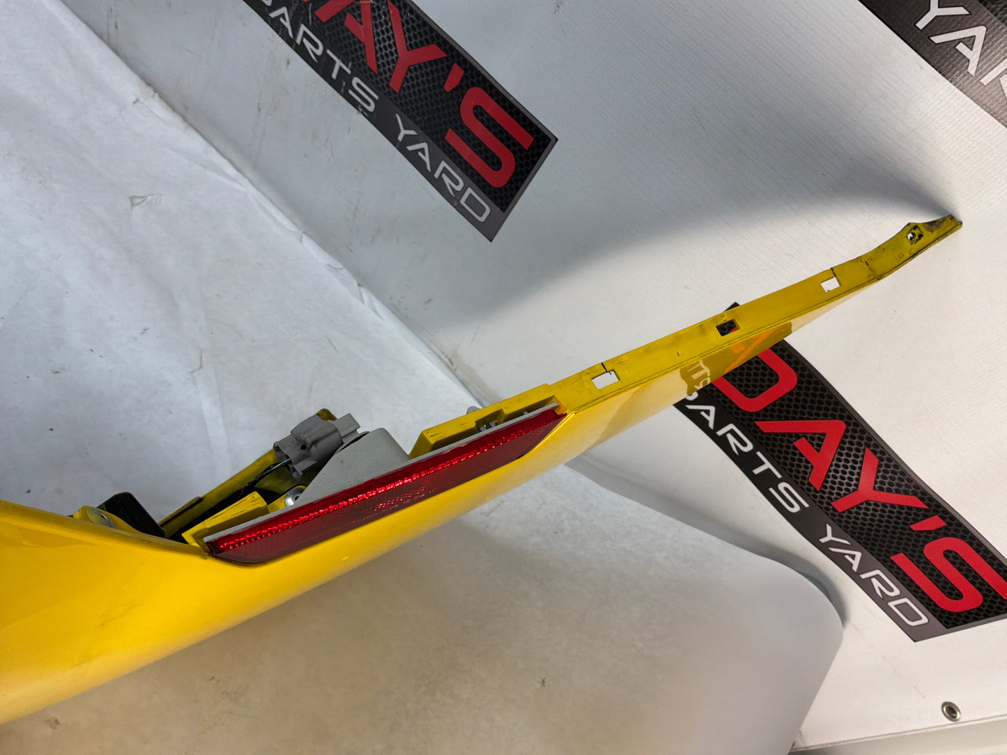 Complete rear bumper - Day's Parts Yard