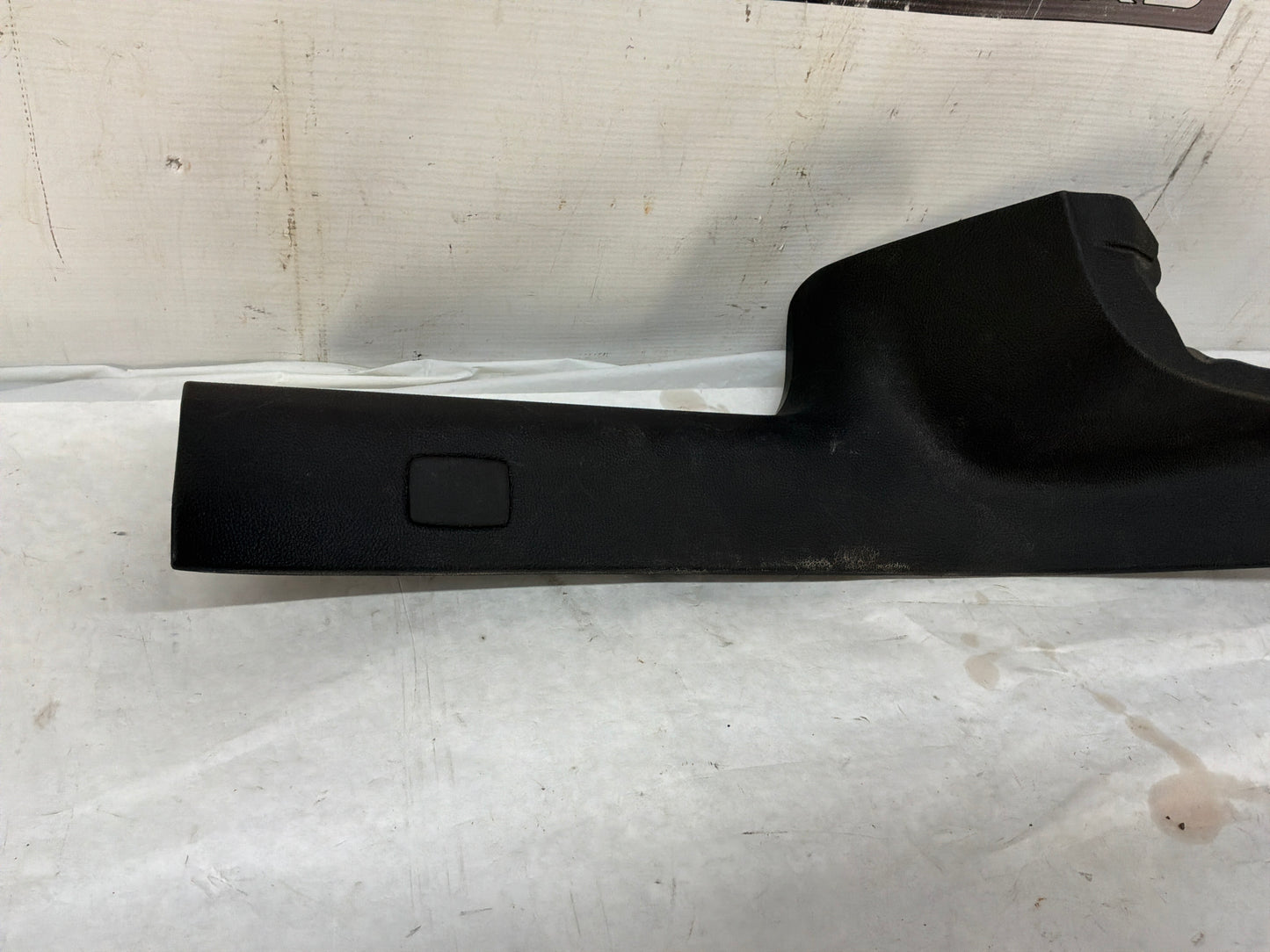 2016 Chevy Caprice PPV LH Driver Rear Door Carpet Retainer Sill Trim Panel Molding OEM
