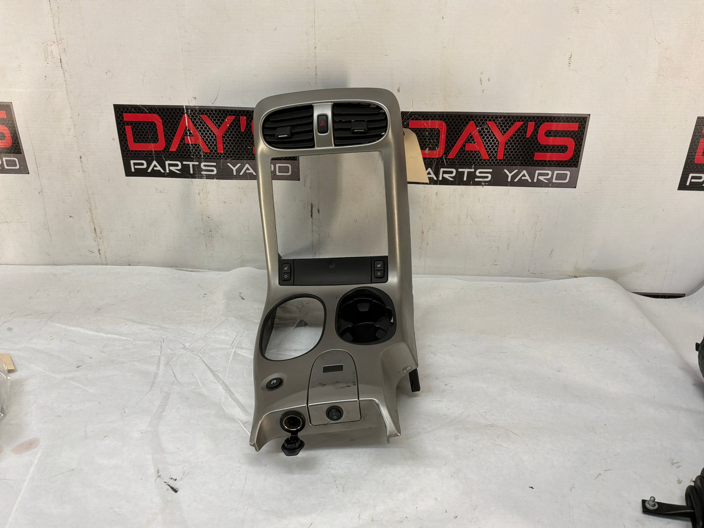 Radio bezel - Day's Parts Yard