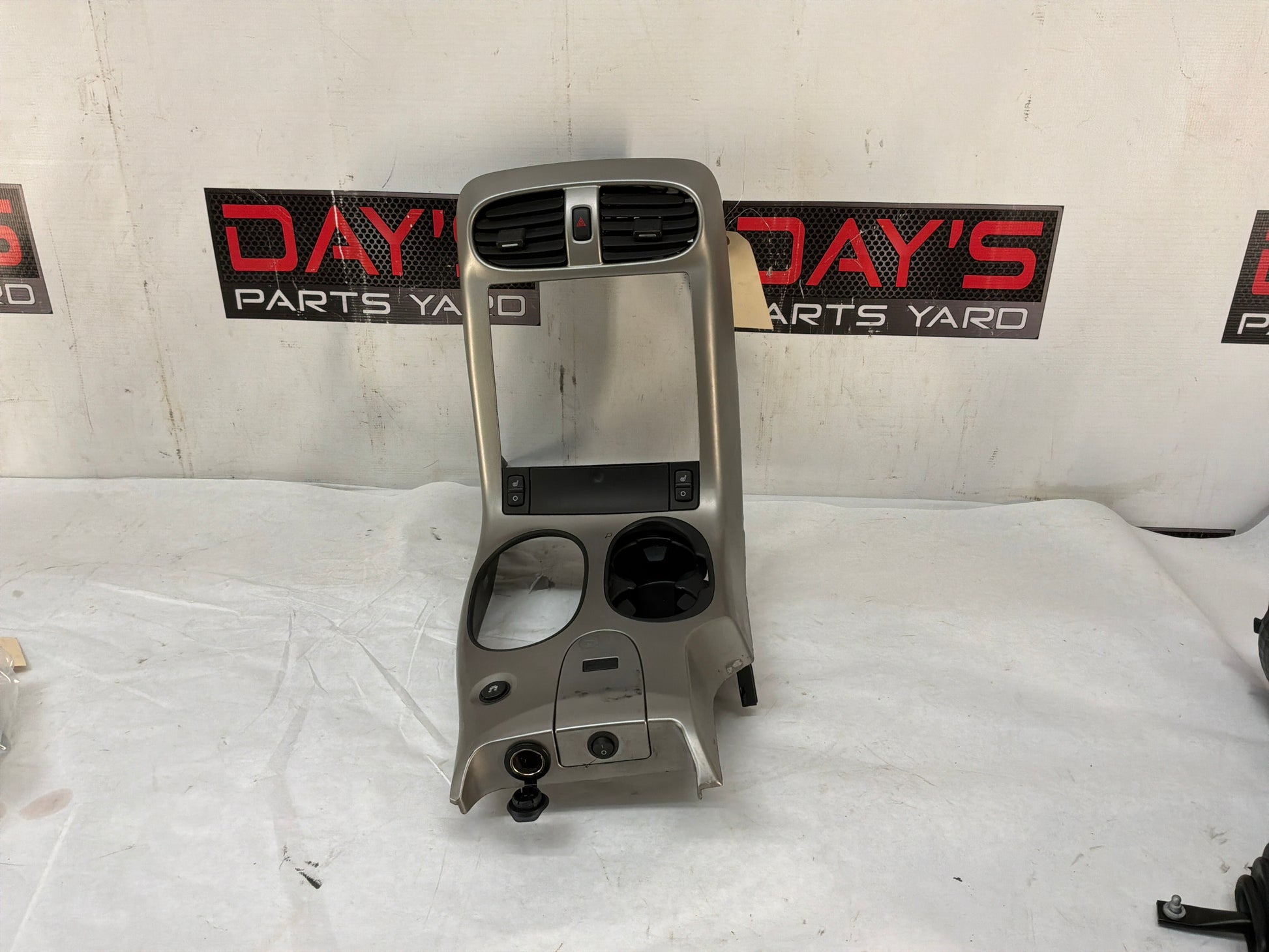 Radio bezel - Day's Parts Yard