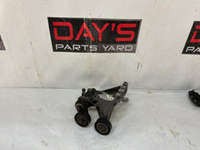 Ac compressor bracket - Day's Parts Yard