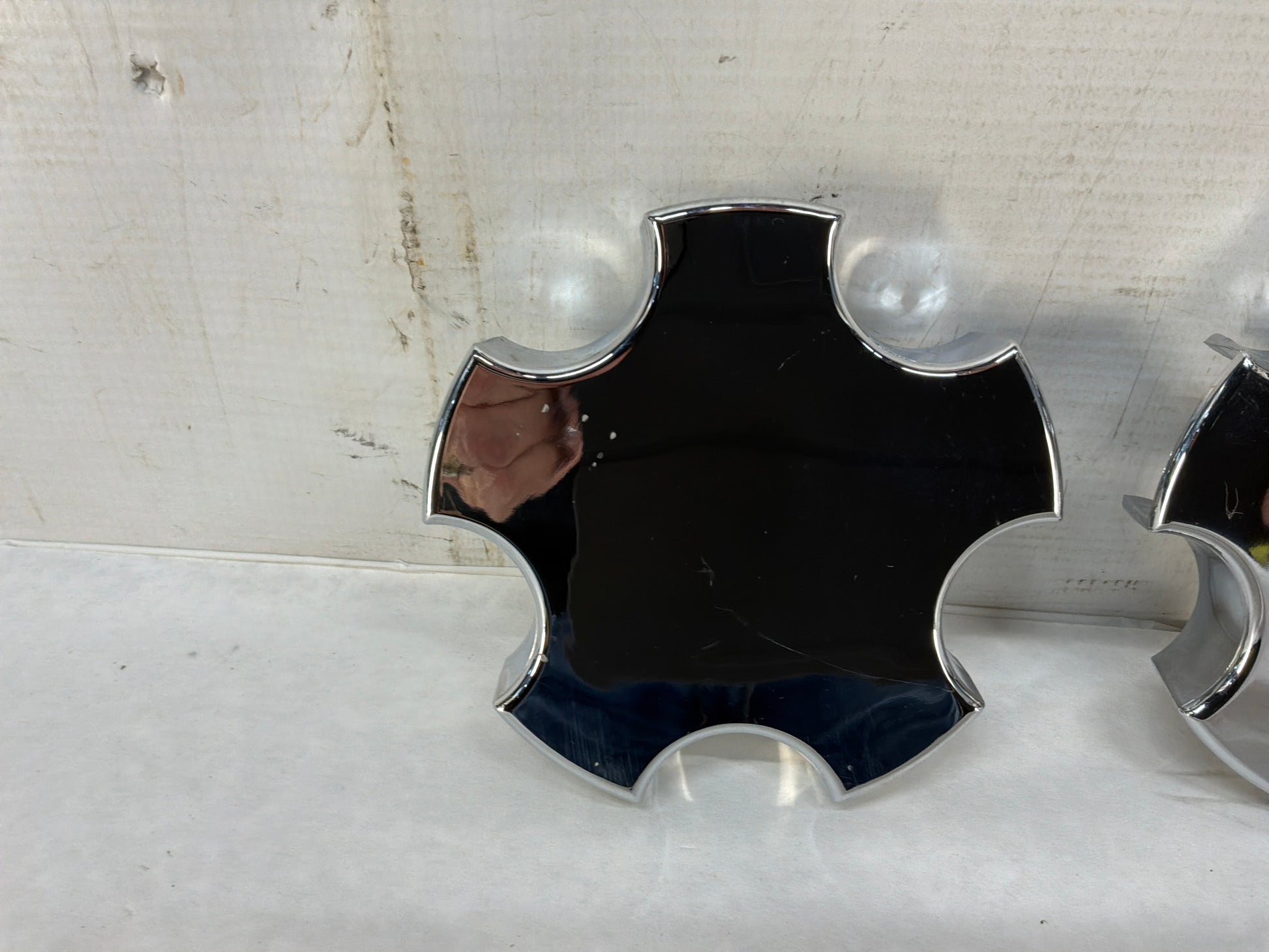 Center wheel caps - Day's Parts Yard