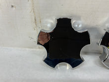 Center wheel caps - Day's Parts Yard