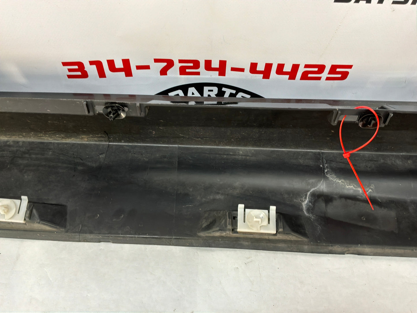 2017 Chevy SS Sedan RH Passenger Rocker Molding Side Skirt Panel Trim Gray OEM