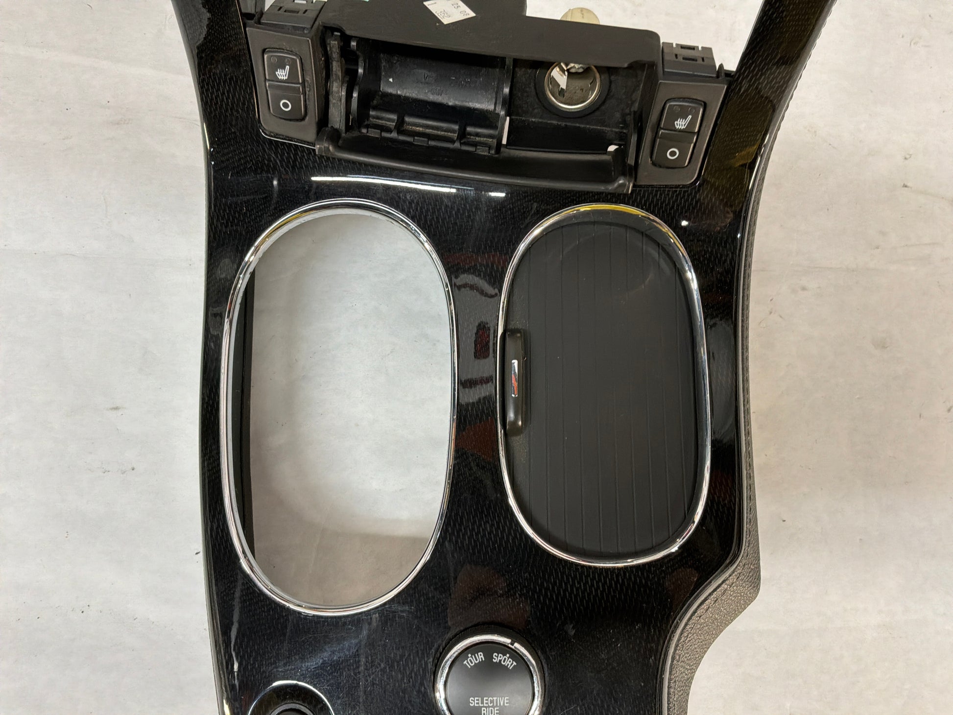 Radio bezel - Day's Parts Yard
