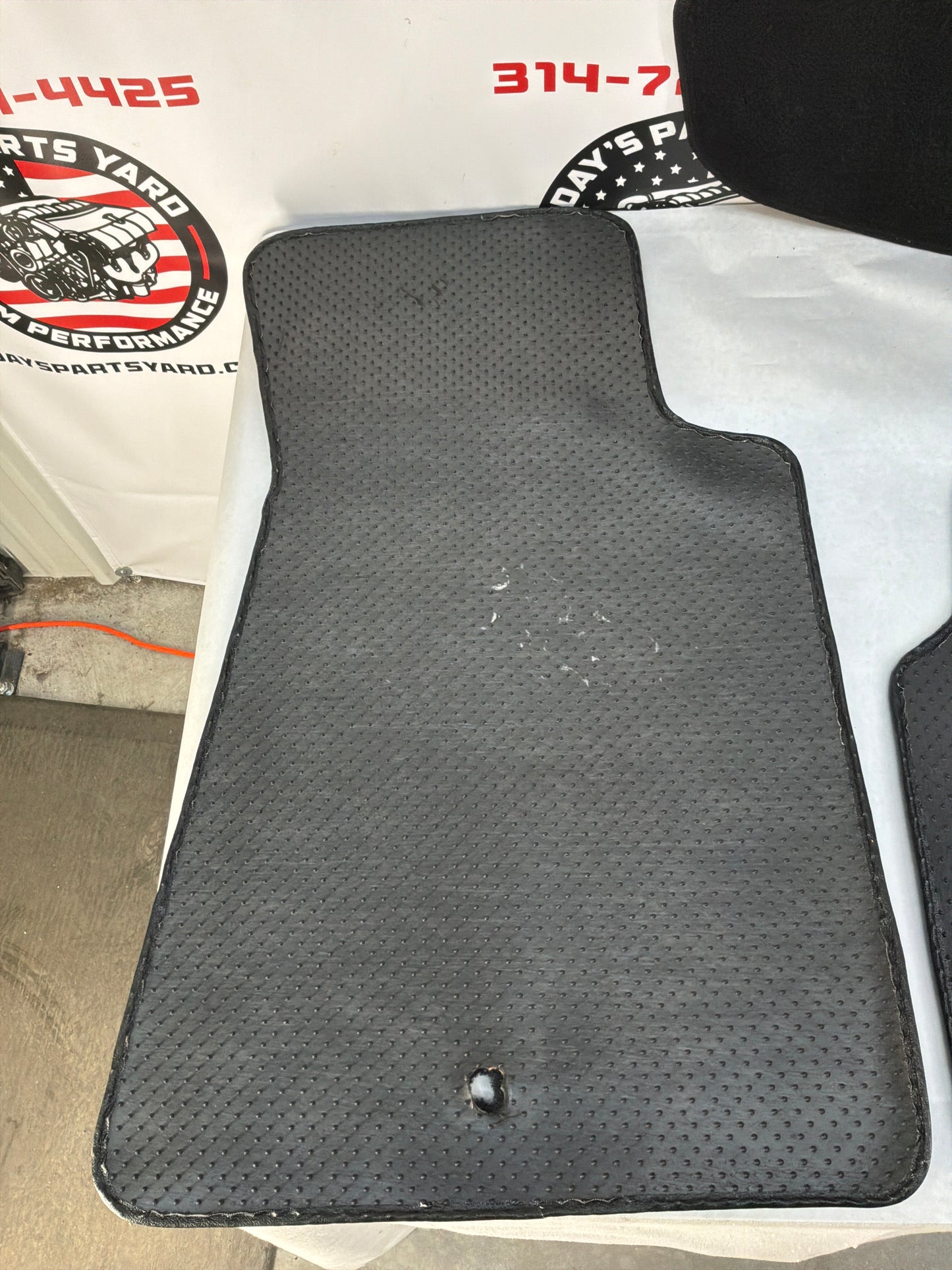 2005 Pontiac GTO Embroidered Front & Rear Floor Mats w/ Spare Tire Cover