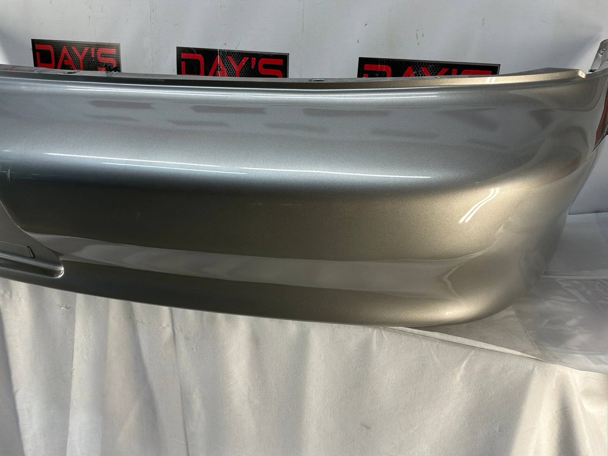 Rear bumper - Day's Parts Yard