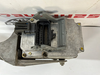 2002 Chevy C5 Corvette Convertible ABS Anti Lock Brake Pump Control Module w/ Bracket OEM