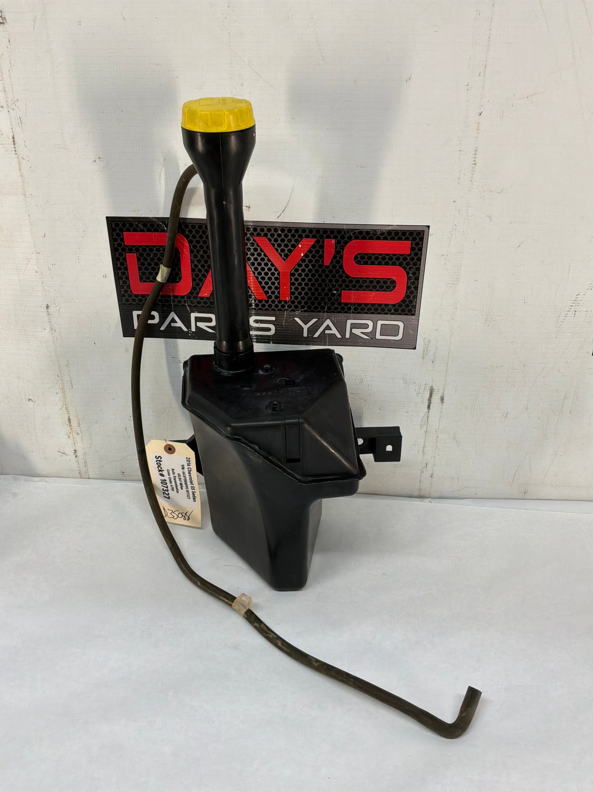 Windshield wiper bottle - Day's Parts Yard