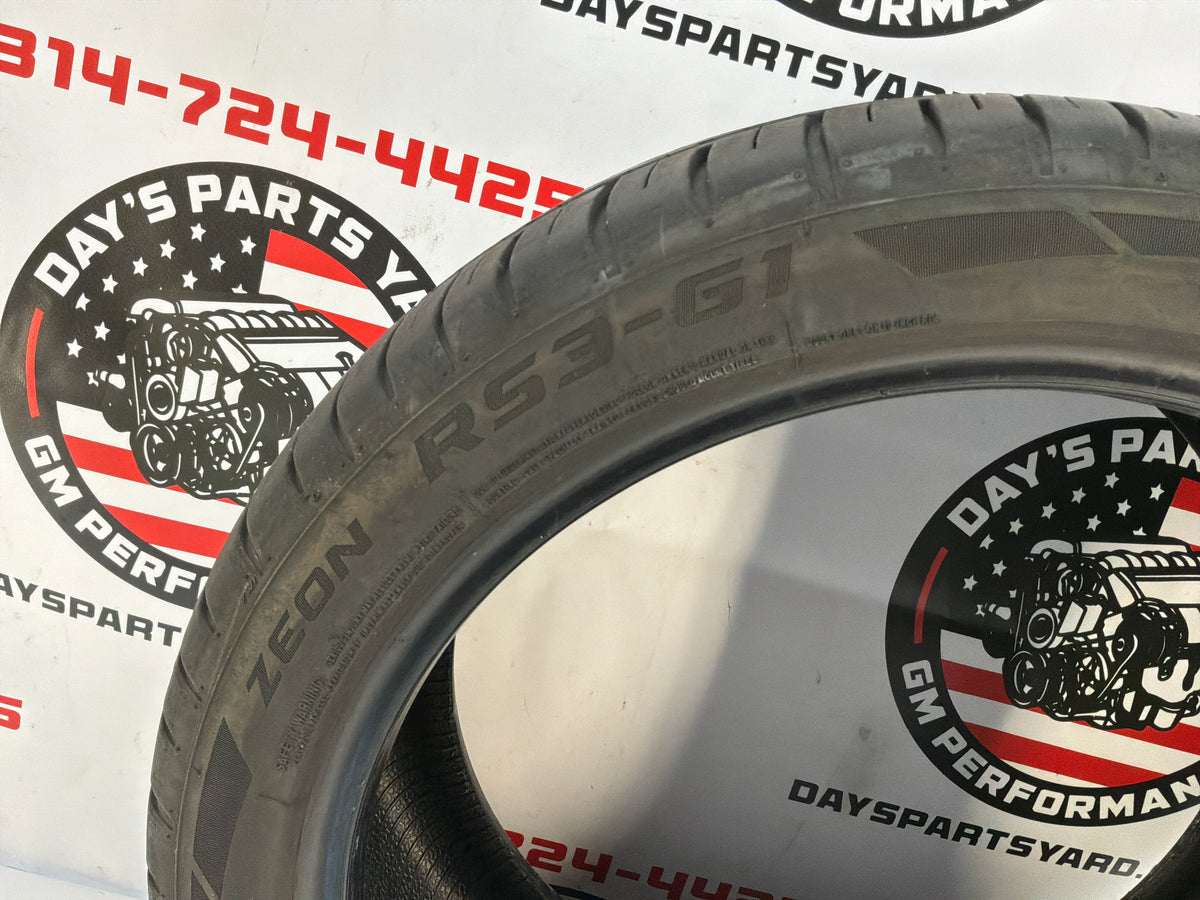 255/40/R19 Cooper Zeon Tire