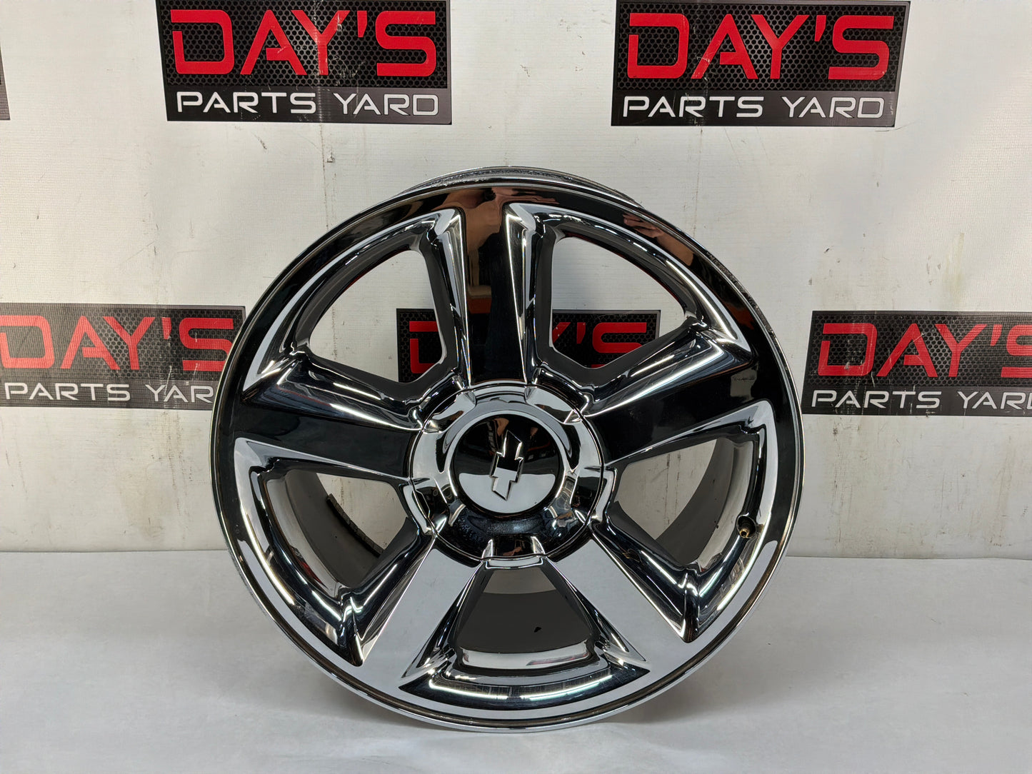2012 Chevy Avalanche Wheel 20X8.5 Covered Lug Nuts Tapered 5 Spoke Chrome OEM