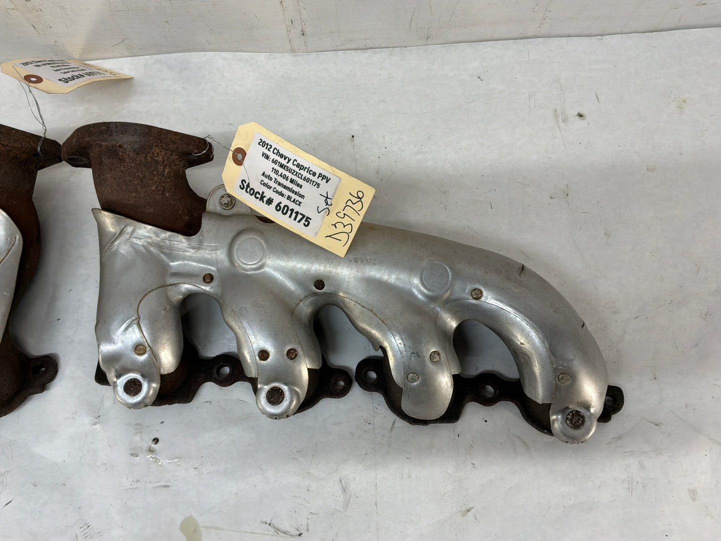 Exhaust manifold - Day's Parts Yard
