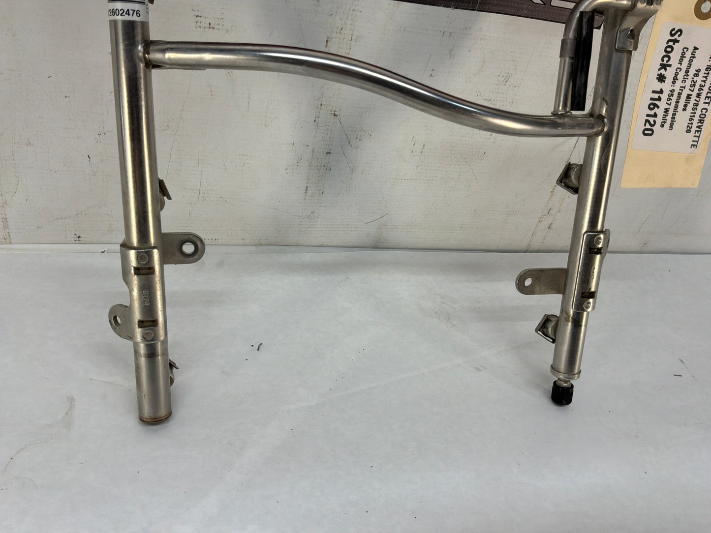 2008 Chevy C6 Corvette Fuel Injection Rail  OEM - Day's Parts Yard