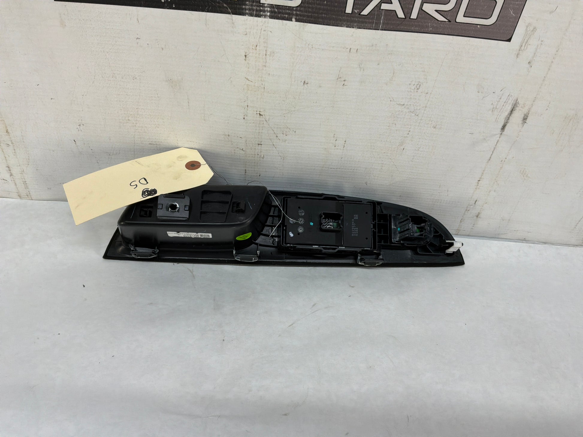 lh door window controls - Day's Parts Yard