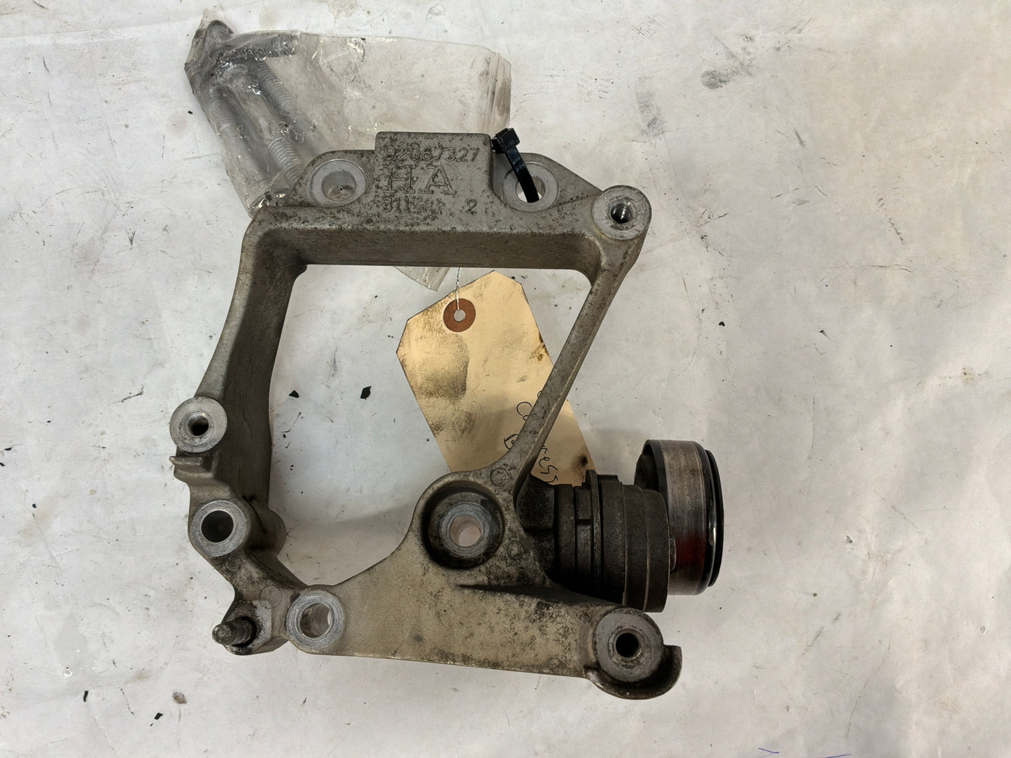 2008 Pontiac G8 GT A/C Air Conditioner Compressor Bracket w/ Hardware OEM