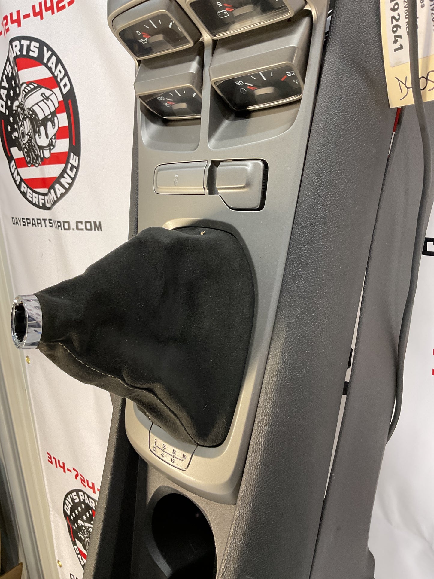 2013 Chevy Camaro 1LE Complete Center Console Arm Rest w/ Auxiliary Gauges OEM