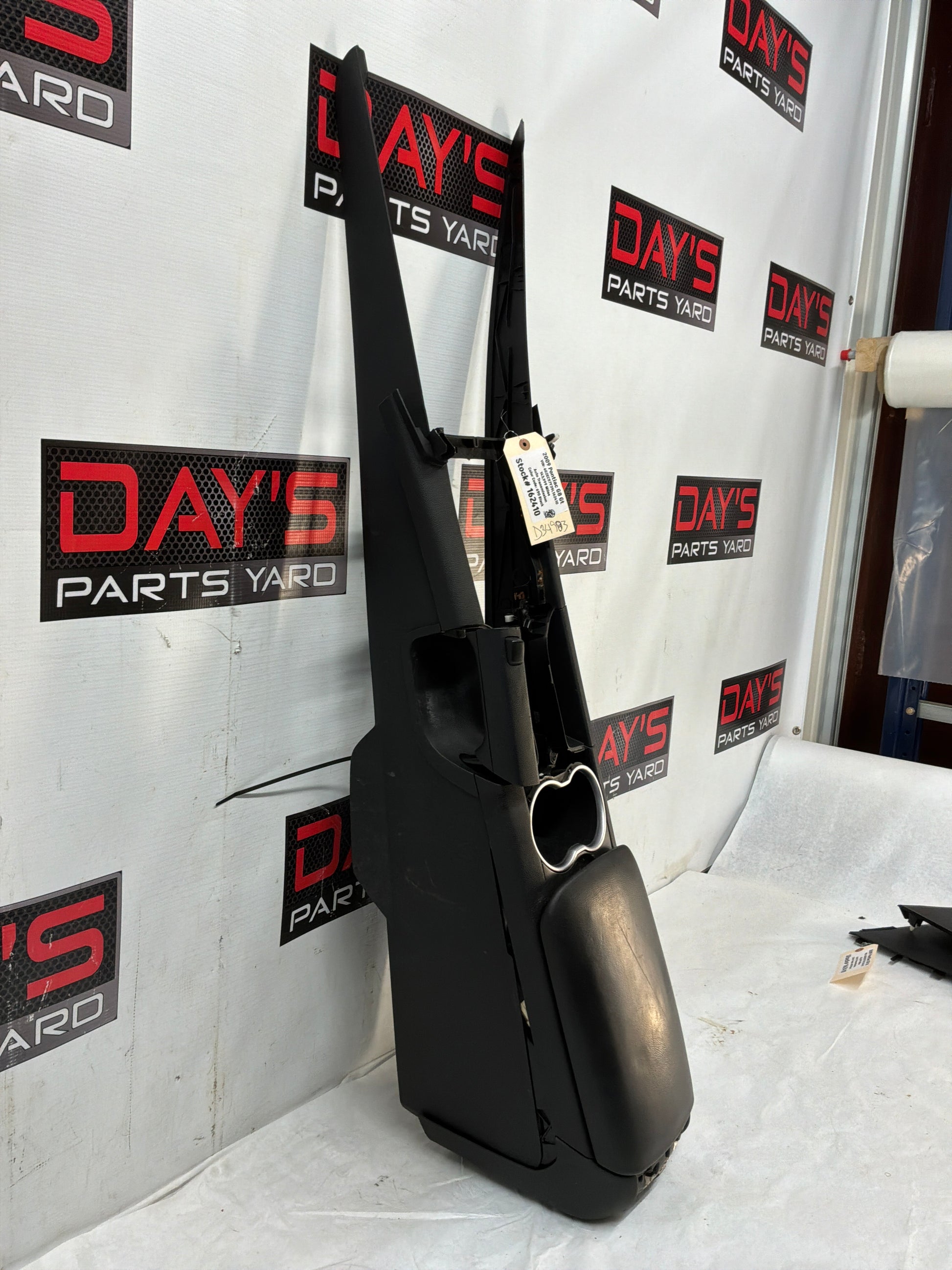 Center console - Day's Parts Yard