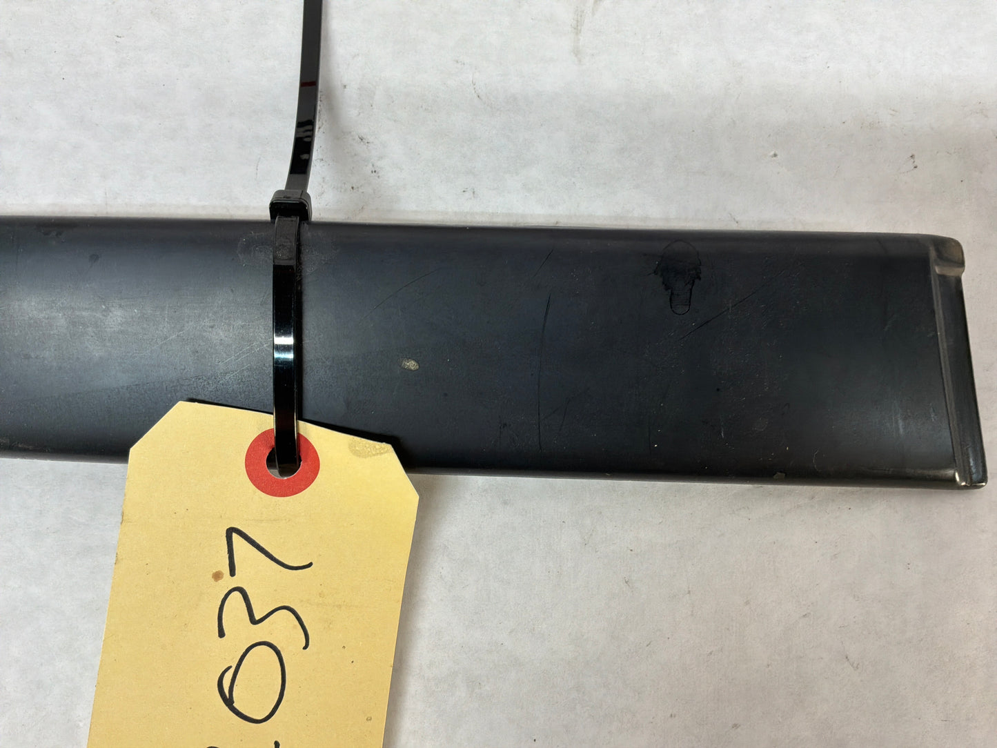 2006 Pontiac GTO LH Driver Exterior B Pillar Window Trim Applique Cover OEM