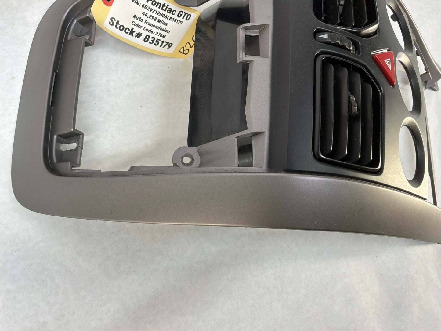2006 Pontiac GTO Center Dash Radio HVAC Bezel Plate Panel Trim OEM