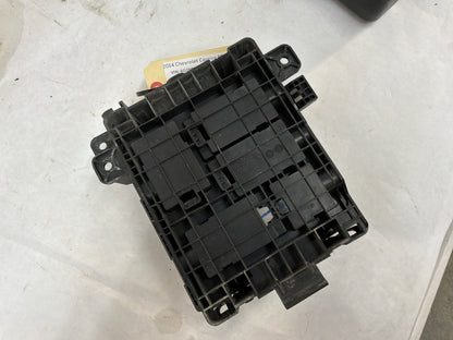 2014 Chevy Caprice PPV Engine Motor Bay Relay Fuse Box Junction Module OEM