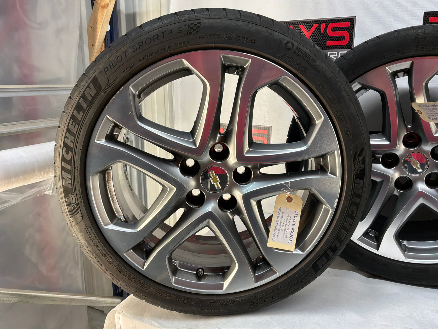 2017 Chevrolet SS Sedan Wheels and Tires OEM