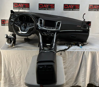 Dash and center console - Day's Parts Yard