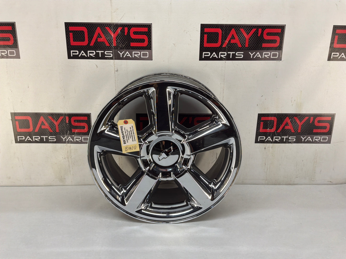2012 Chevy Avalanche Wheel 20X8.5 Covered Lug Nuts Tapered 5 Spoke Chrome OEM