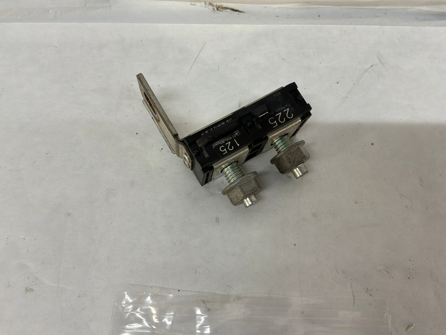 2015 Chevy SS Sedan Jump Starter Positive Post Battery Circuit Fuse Block OEM