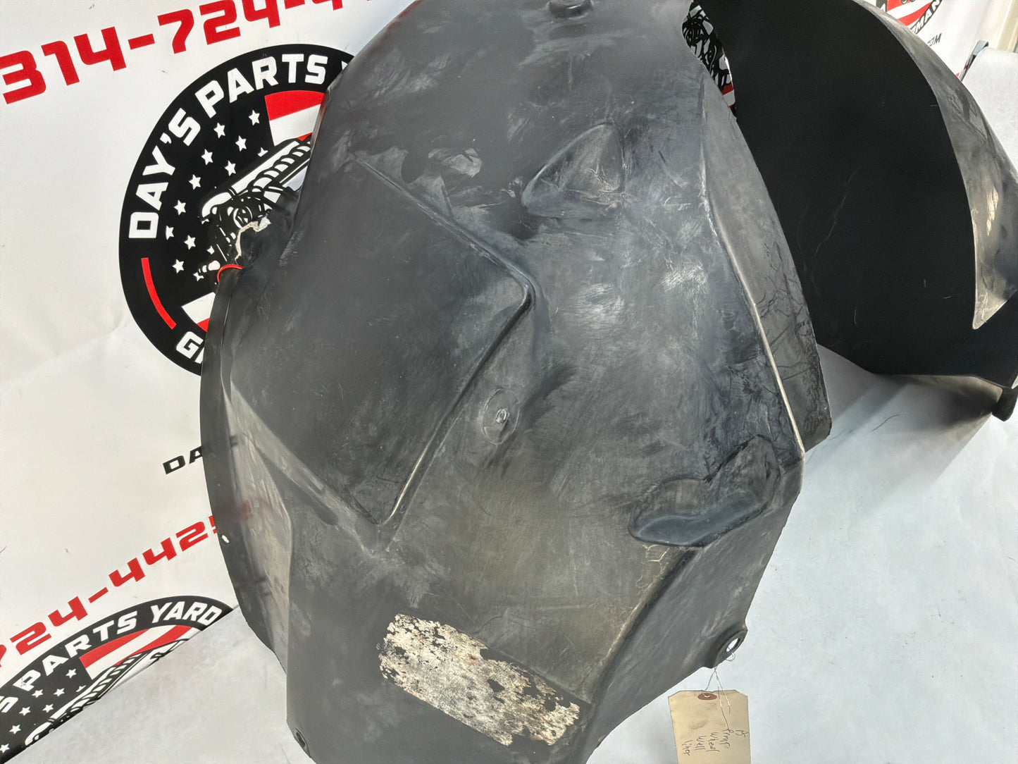 2008 Pontiac G8 Base RH Passenger Front Fender Wheel Well Liner House OEM