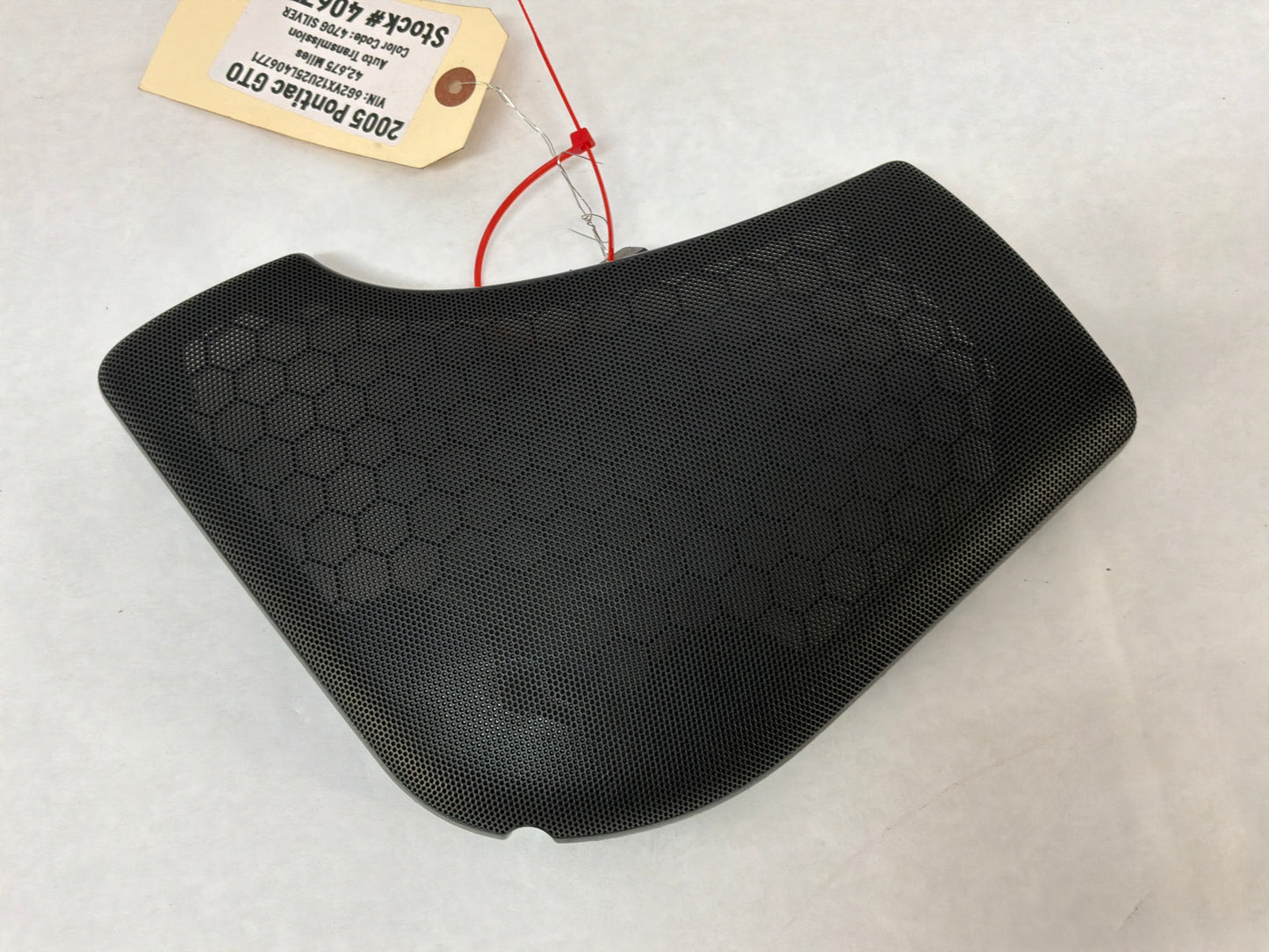 2005 Pontiac GTO RH Passenger Door Panel Speaker Grill OEM