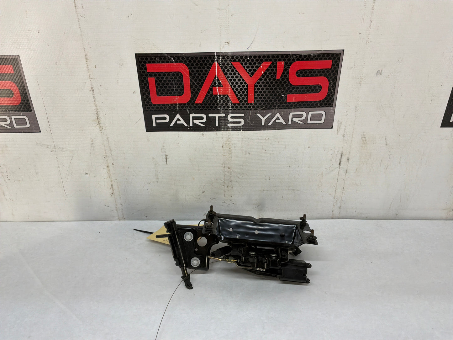 1999 Chevy C5 Corvette LH Driver Rear Hatch Trunk Deck Lid Latch OEM