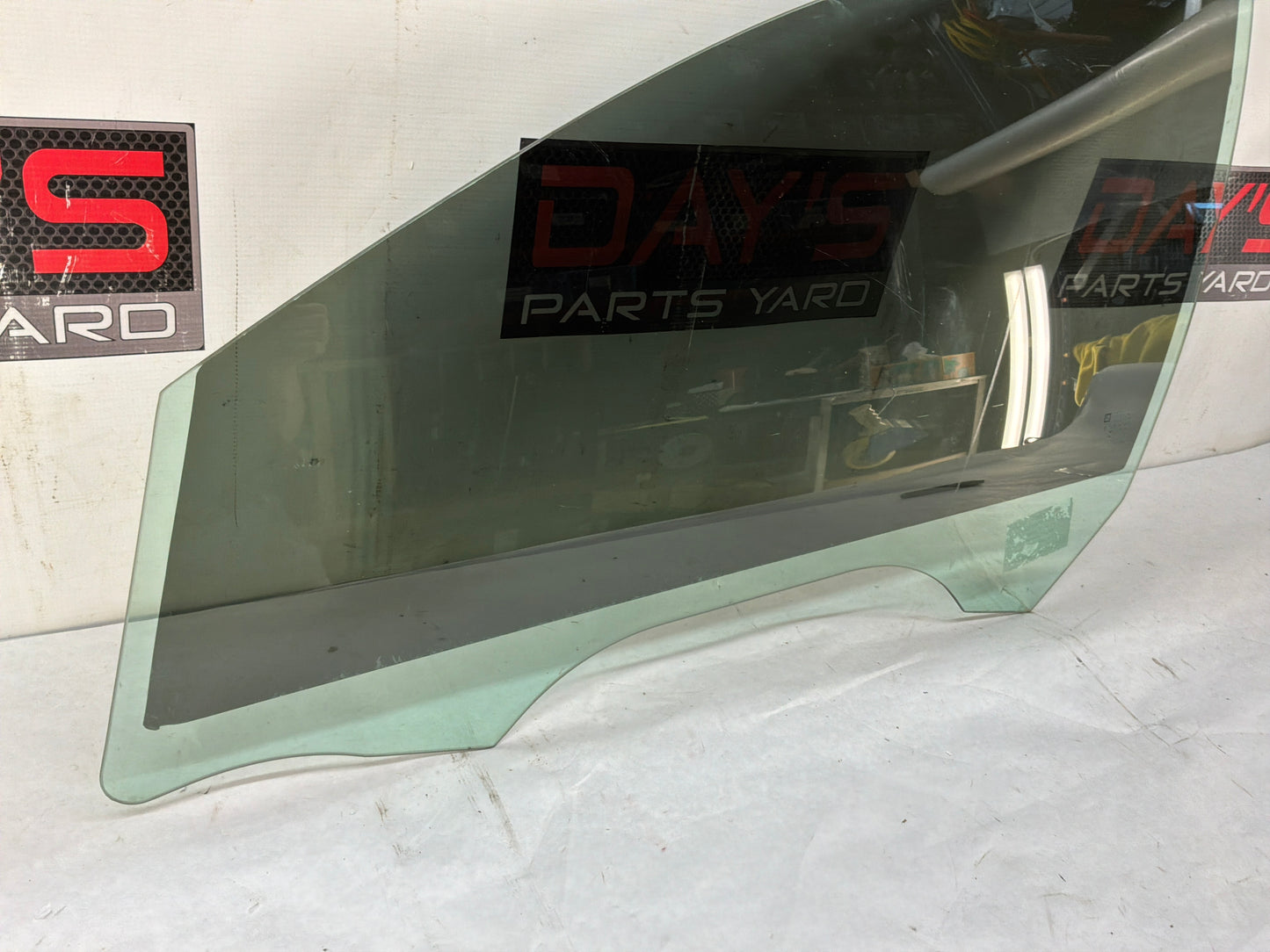 2017 Chevy SS Sedan LH Driver Front Door Window Glass OEM