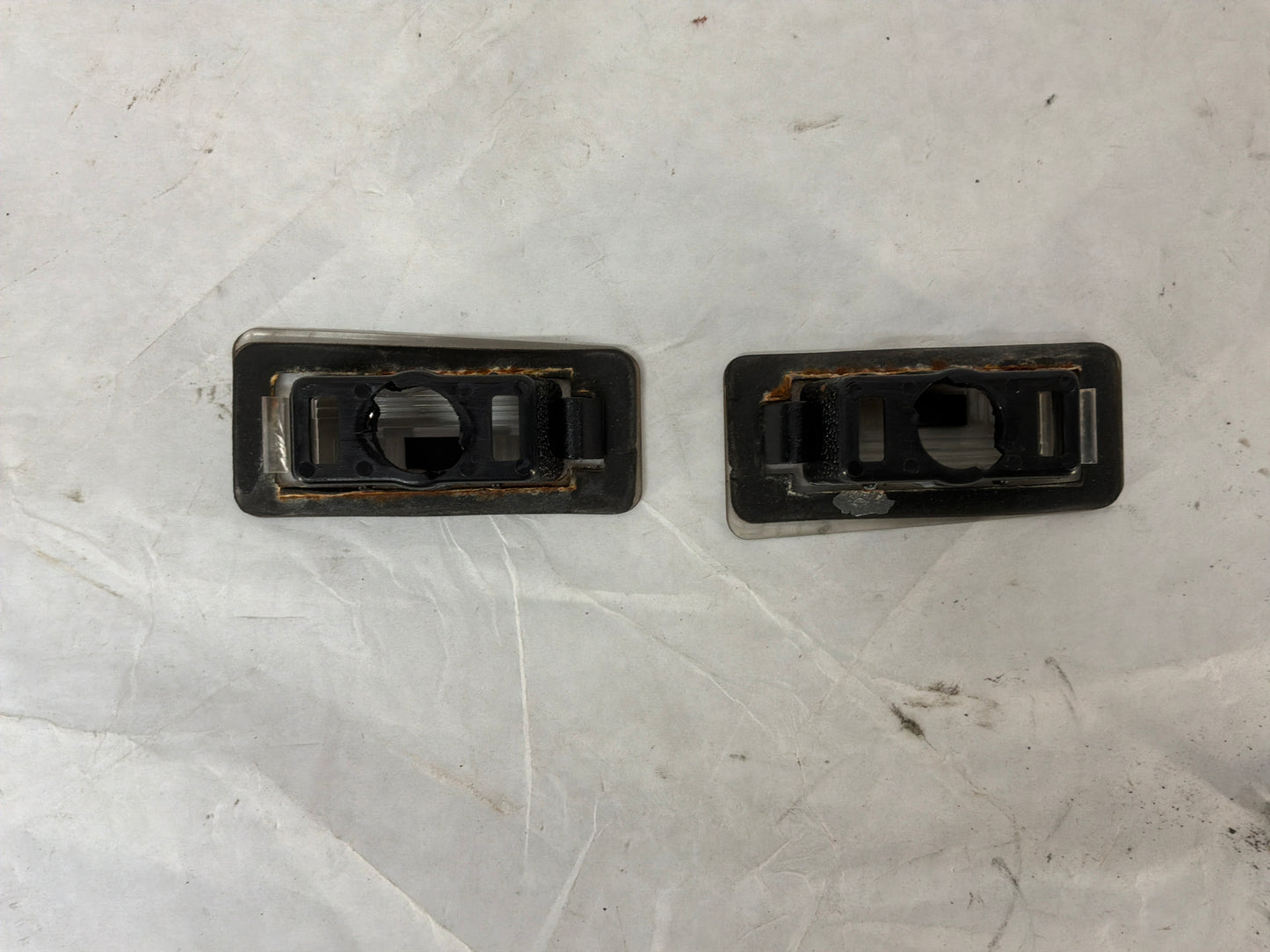 2008 Pontiac G8 GT Trunk Deck Lid License Plate Tag Lights Lamps Housings OEM