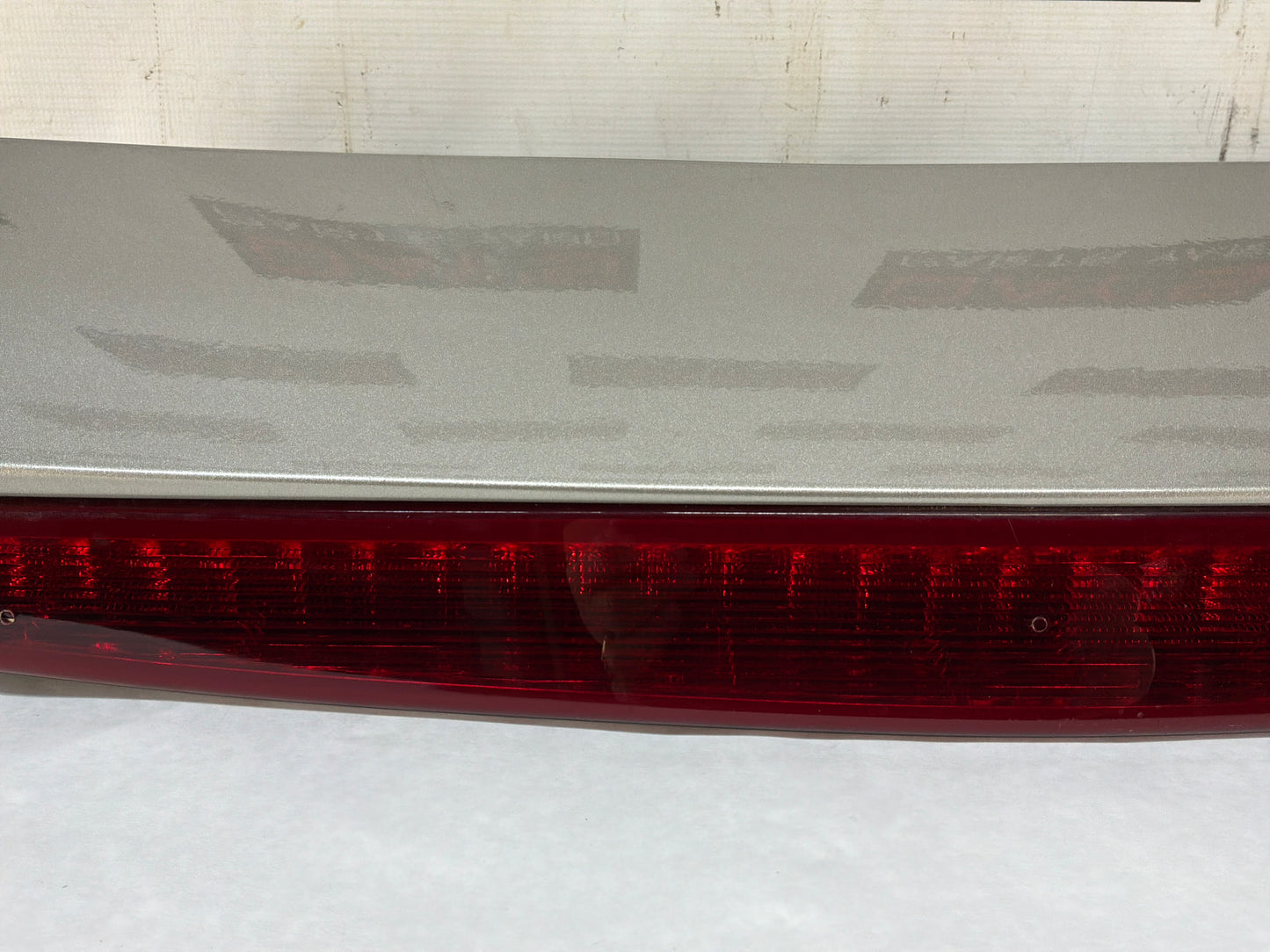 2002 Cadillac Escalade EXT Rear Upper Roof Spoiler 3RD Brake Light Lamp OEM