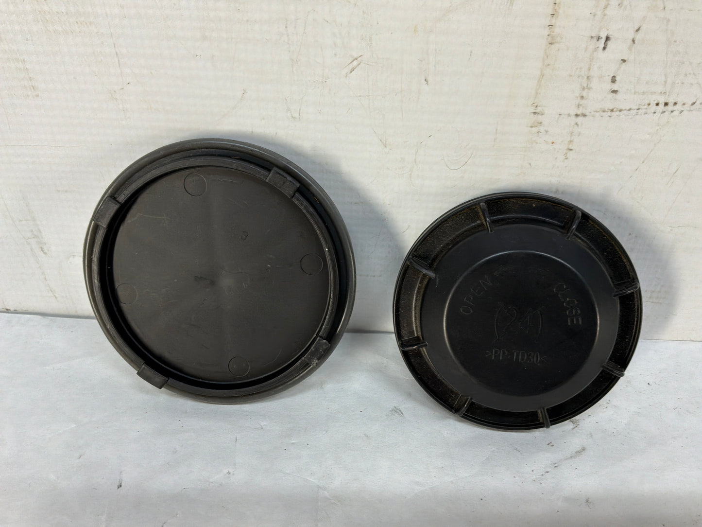 Headlight cap - Day's Parts Yard