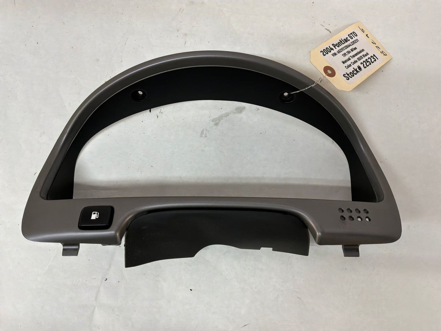 2004 Pontiac GTO Speedometer Gauge Cluster Bezel Trim Panel OEM
