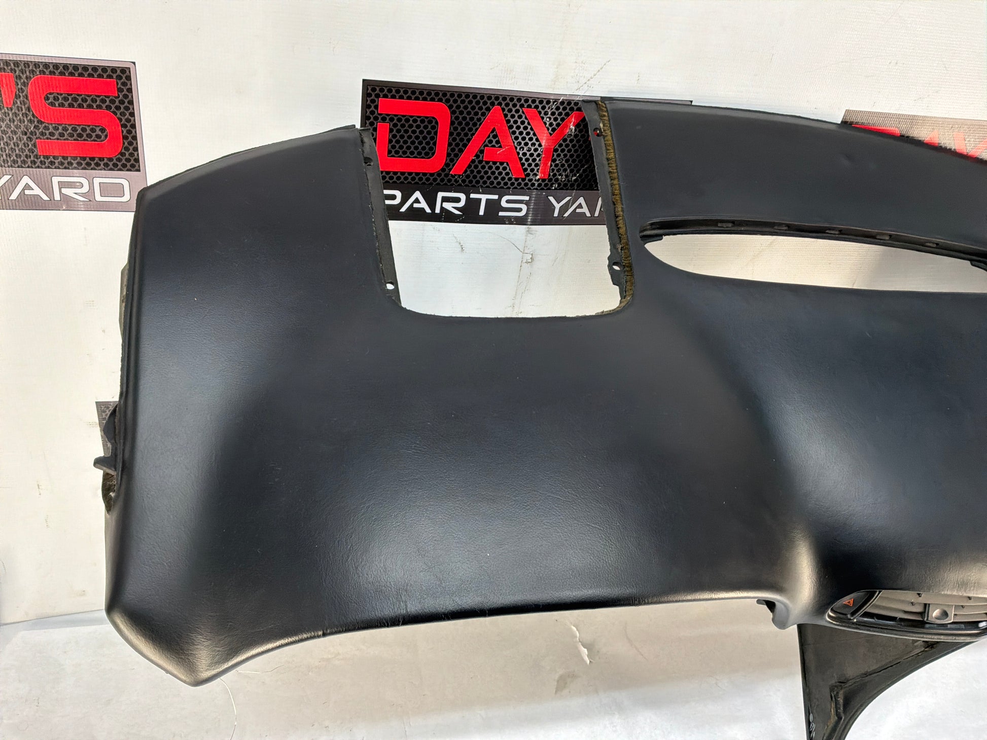 Dash pad - Day's Parts Yard