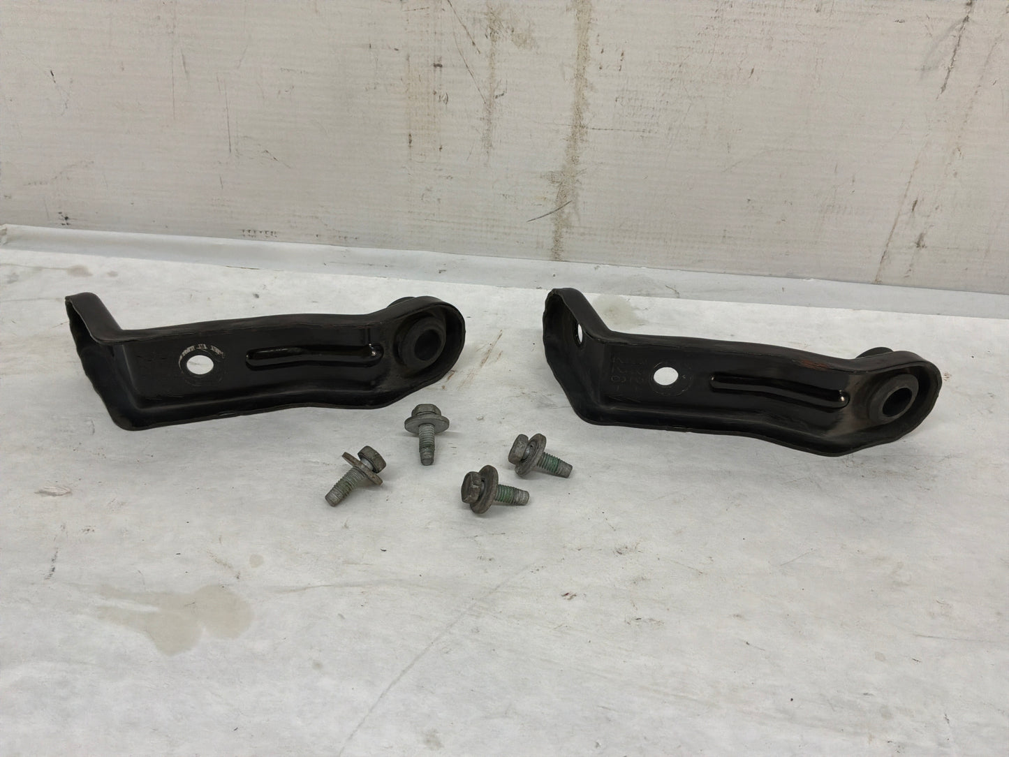 Brackets - Day's Parts Yard