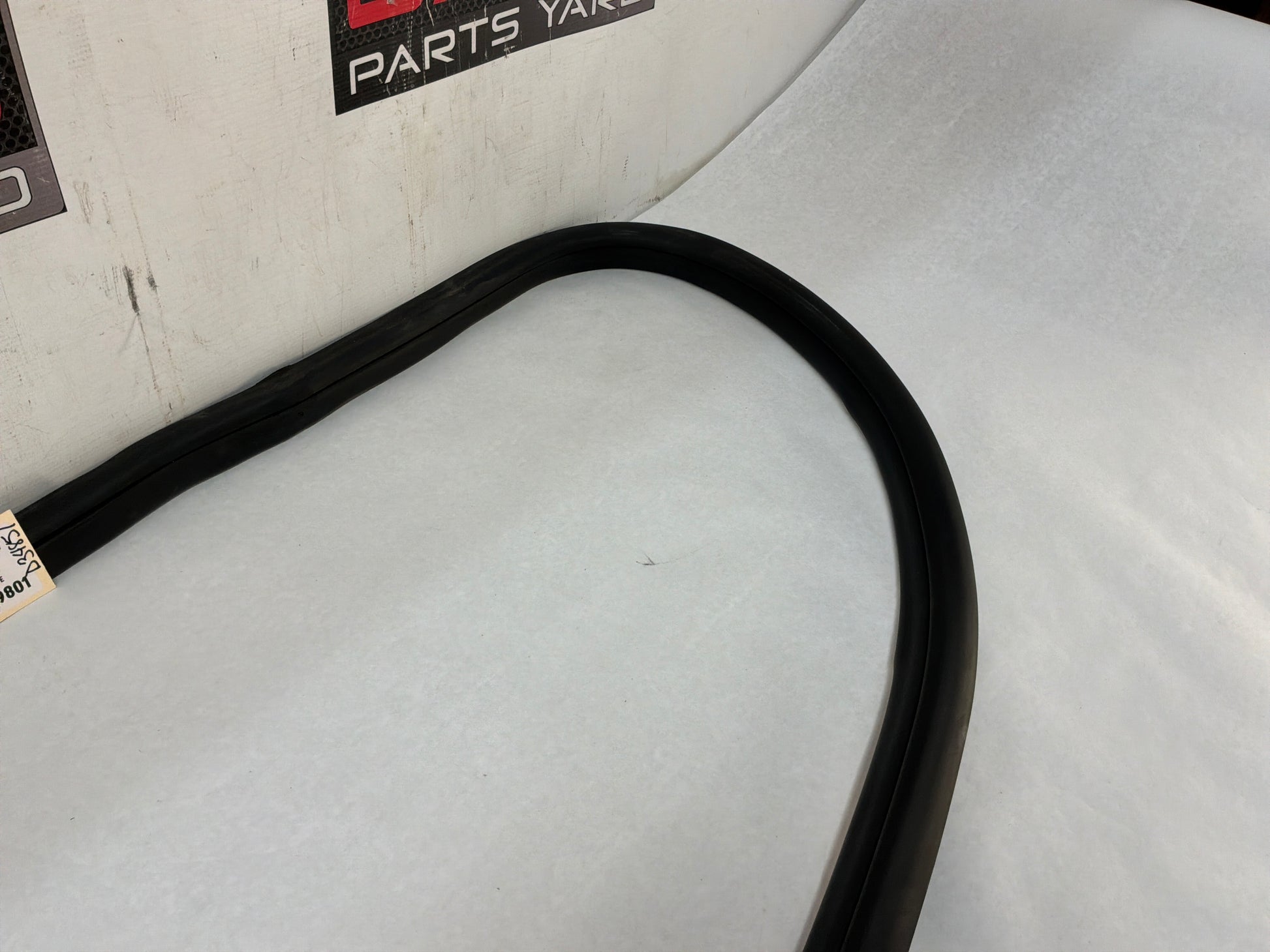 Lh rear door weather strip - Day's Parts Yard