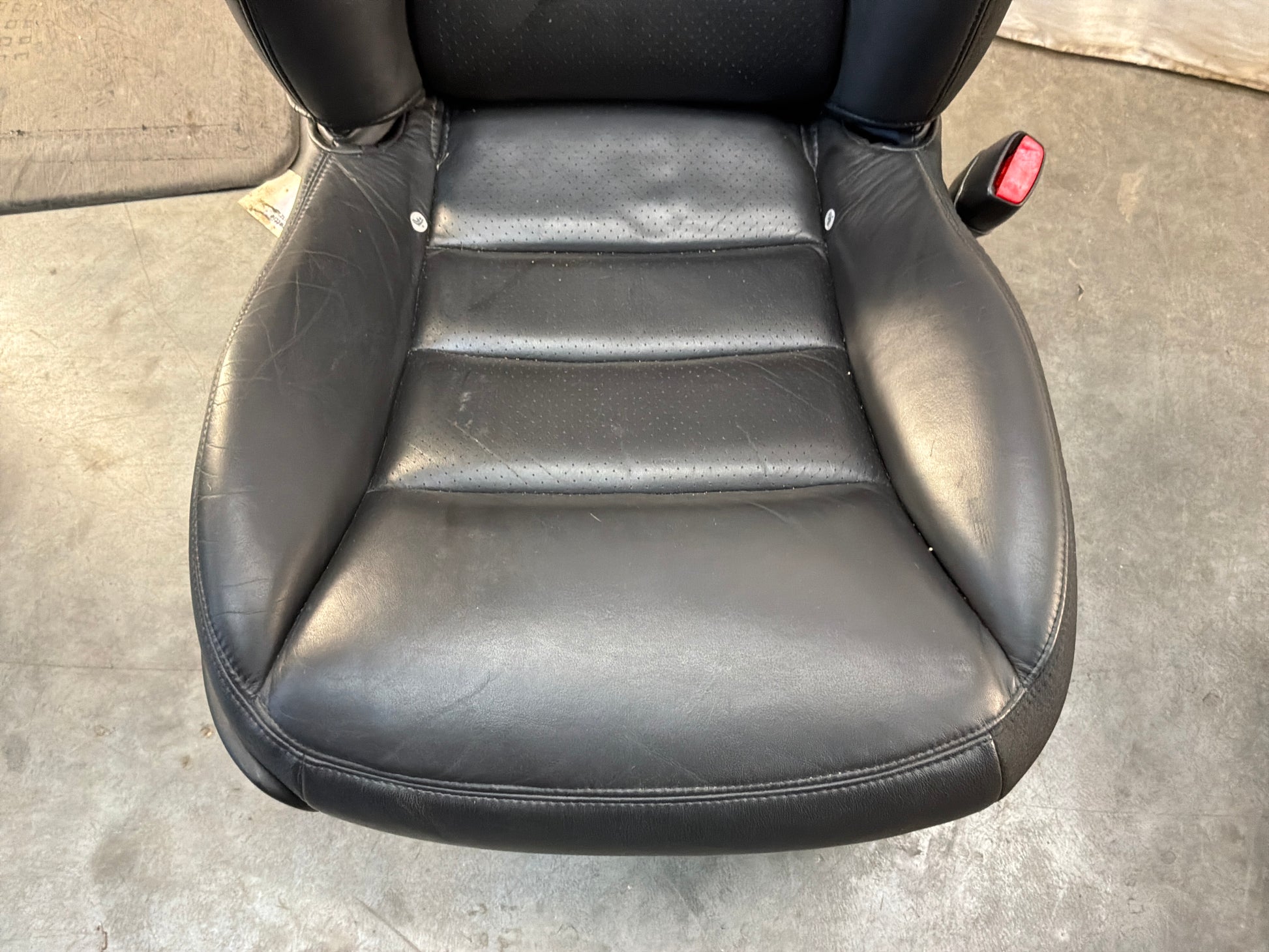 Front seats - Day's Parts Yard